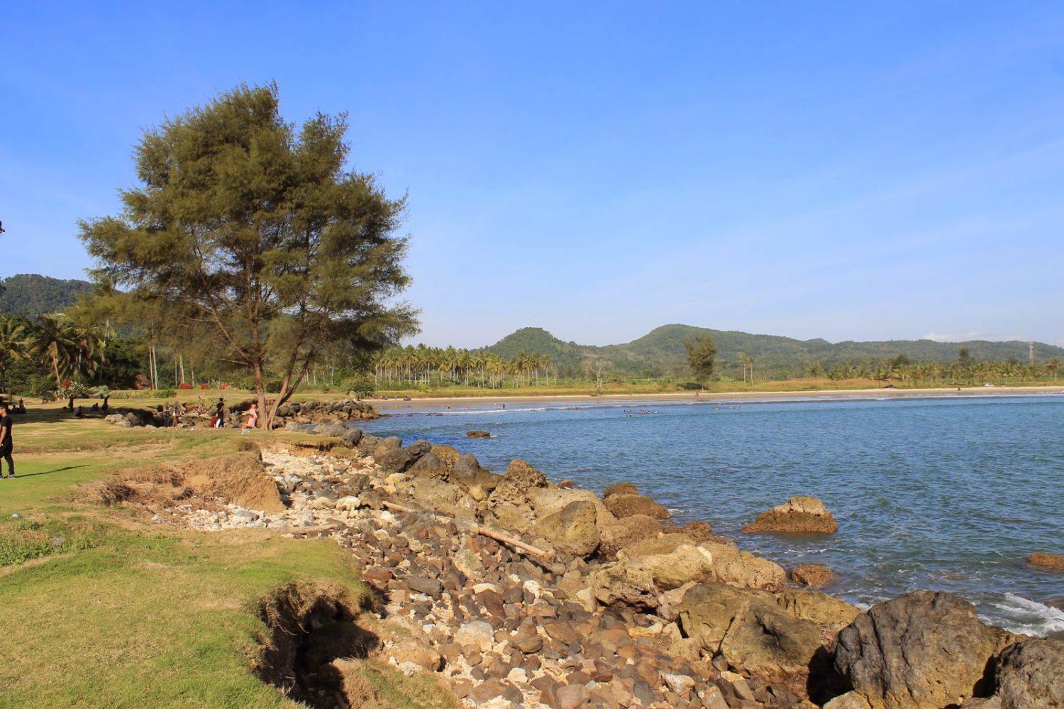 Harga Tiket Pantai Bugel